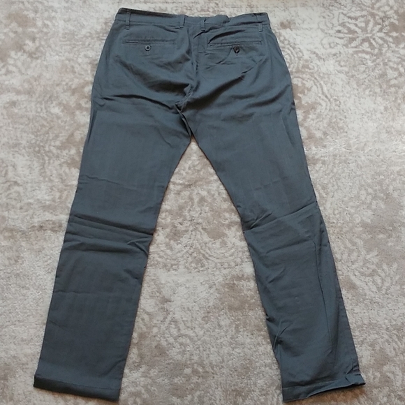Goodfellow&Co Men's Chino Style Dress Pants, color grey, SIZE 34x32 - Picture 2 of 4